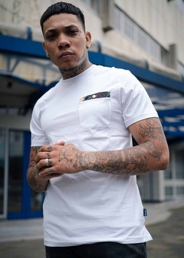 Barbour T-shirts Durness pocket tee - white