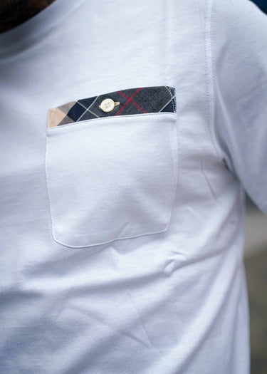 Barbour T-shirts Durness pocket tee - white