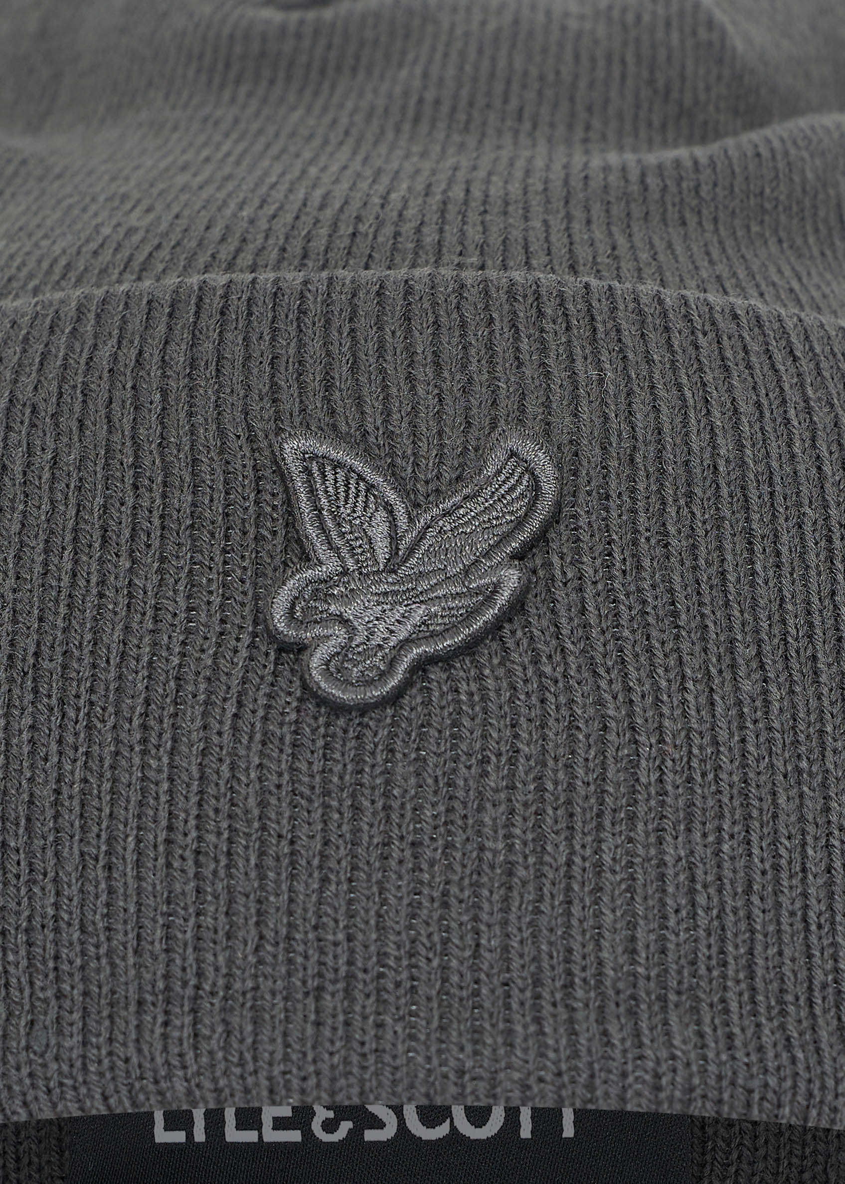 Lyle & Scott Mutsen  Tonal eagle beanie - gunmetal 