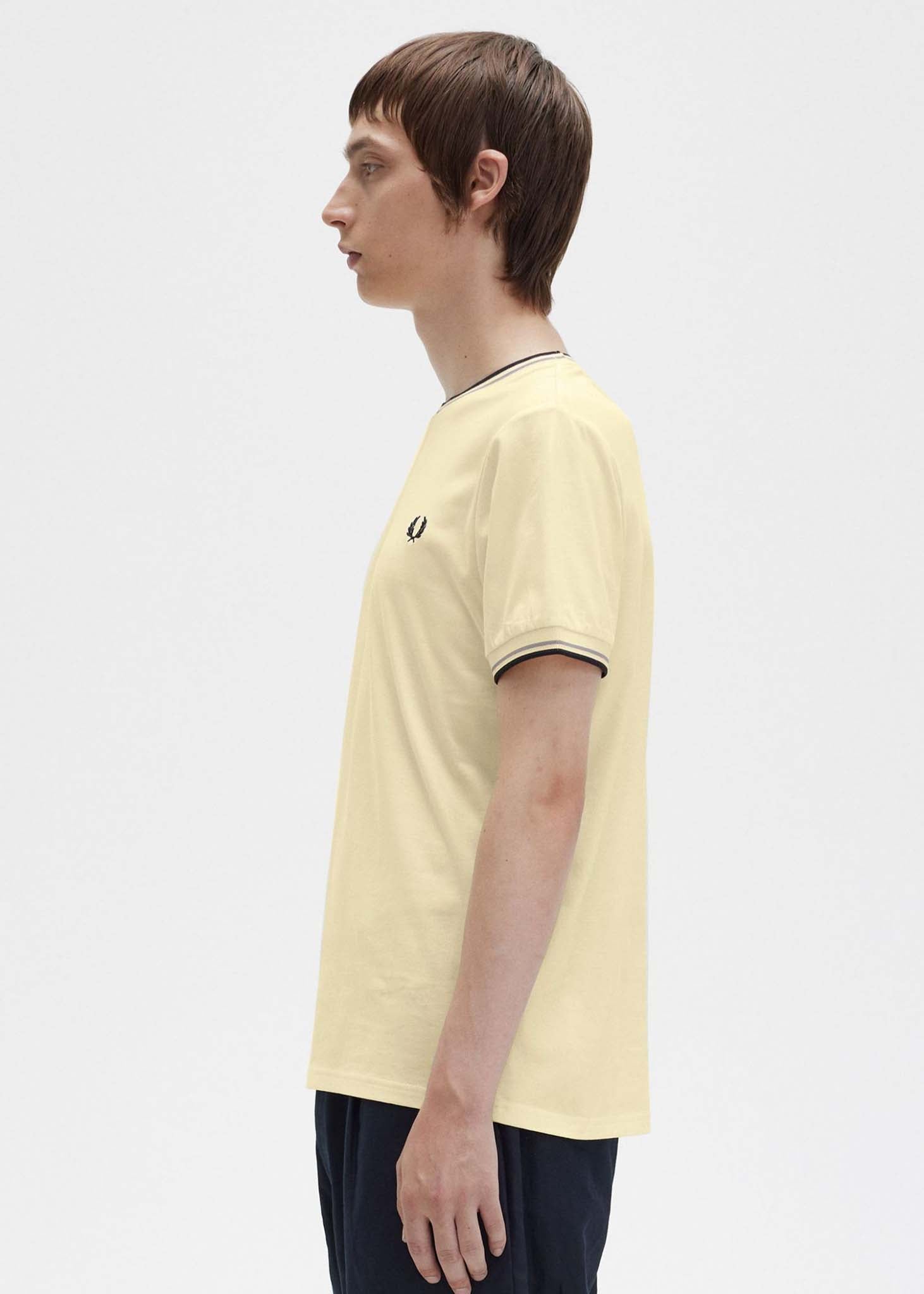 Fred Perry T-shirts  Twin tipped t-shirt - ice cream 