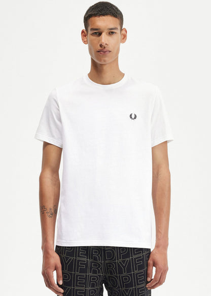 Fred Perry T-shirts  Rear powder laurel graphic tee - white 