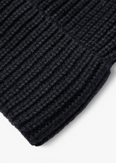 Aquascutum Beanies Rubber patch beanie - black