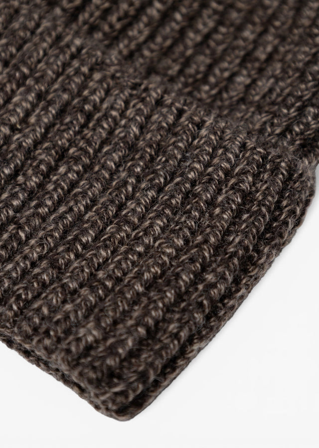 Aquascutum Beanies Rubber patch beanie - chocolate