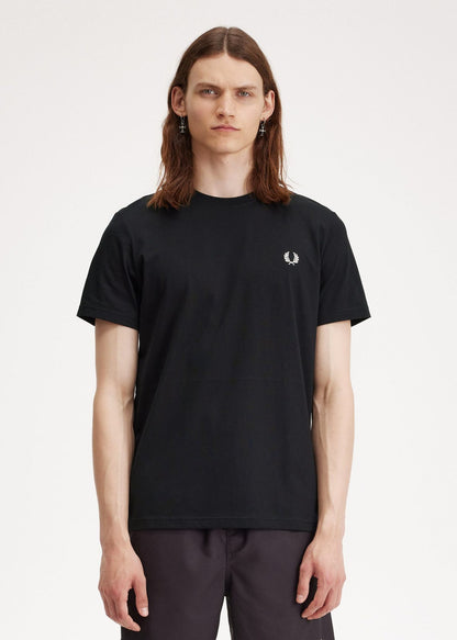 Fred Perry T-shirts  Rear powder laurel graphic tee - black 