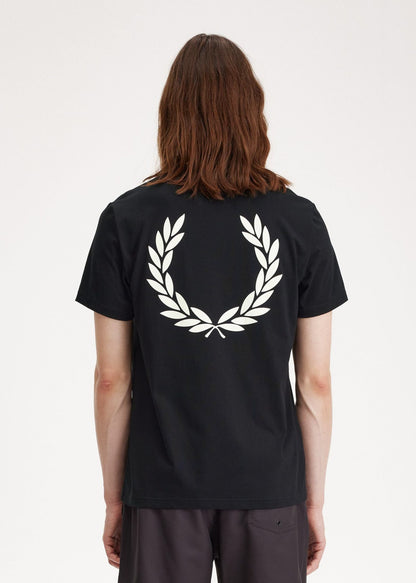 Fred Perry T-shirts  Rear powder laurel graphic tee - black 