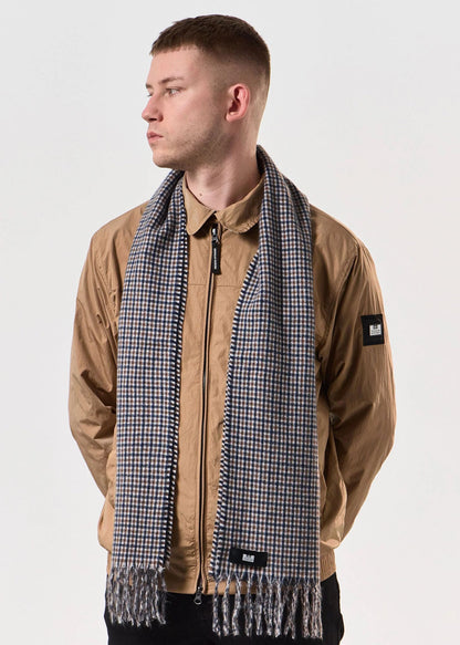 Weekend Offender Sjaals  Nurmagomedov - mid house house check 