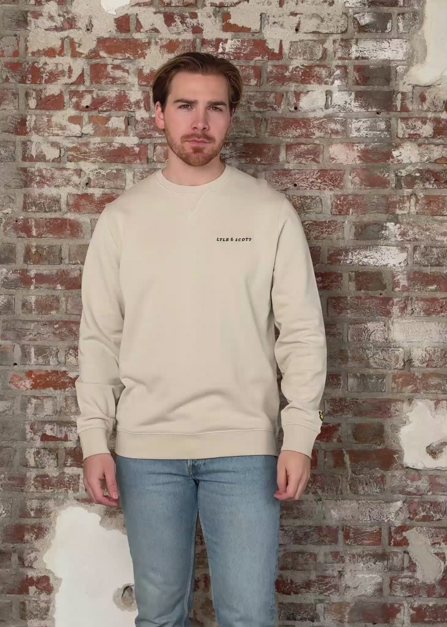 Lyle & Scott Truien Loopback embroidered crew neck sweatshirt - cove dark navy