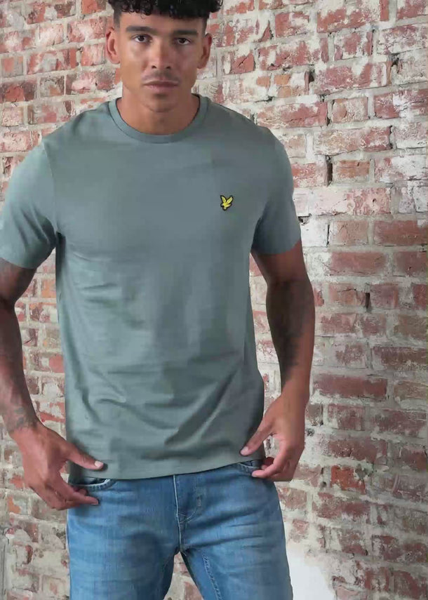 Lyle & Scott T-shirts Plain t-shirt - green mercurial