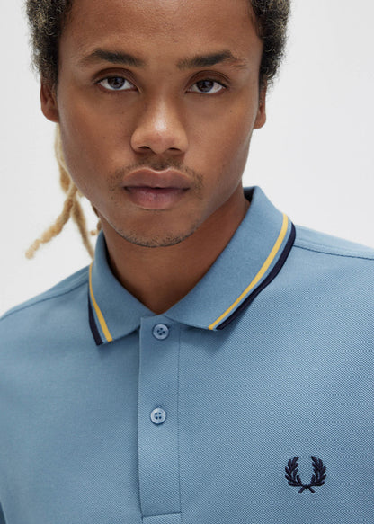 Fred Perry Polo's  Twin tipped fred perry shirt - ash blue golden hour navy 