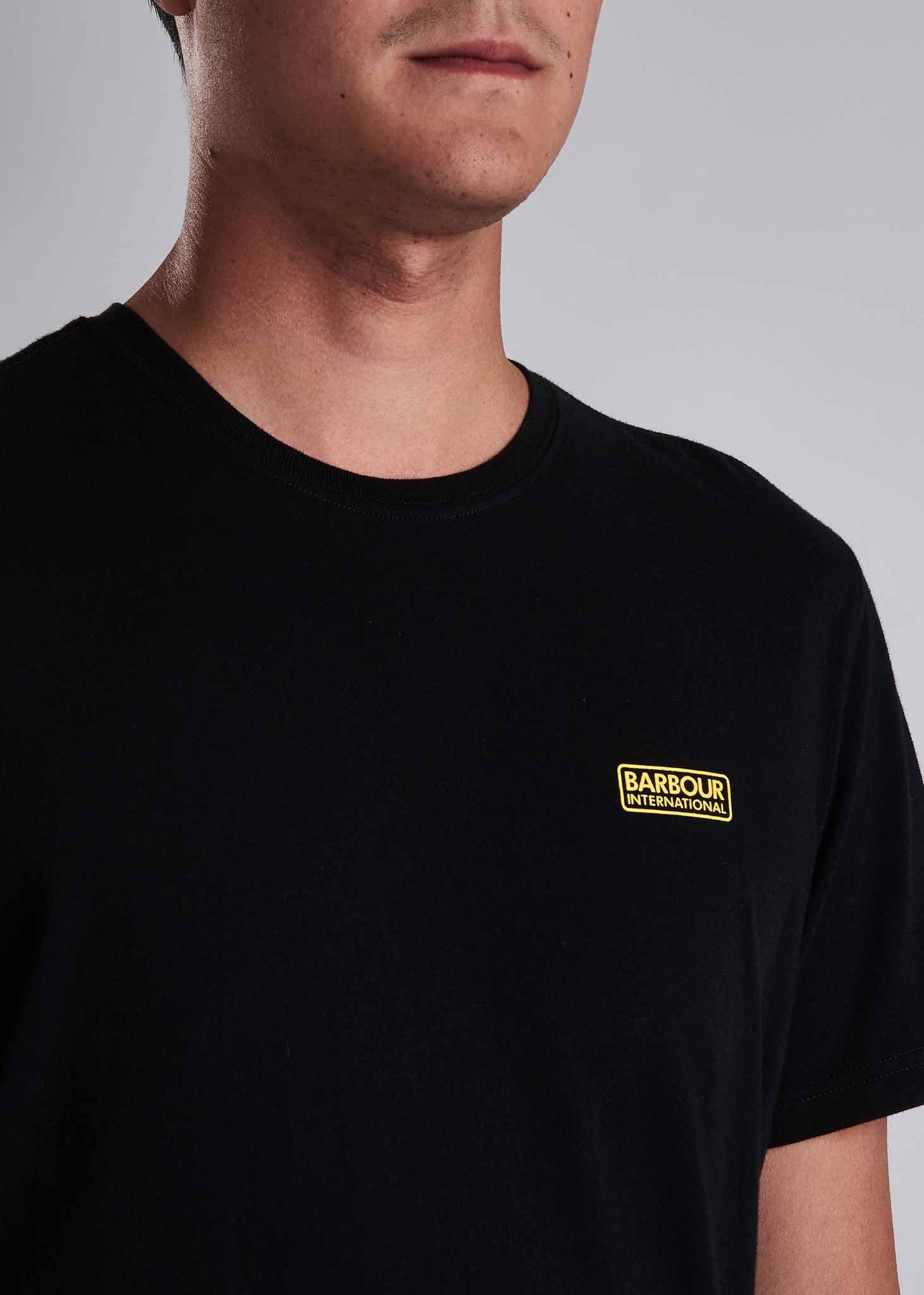 Barbour International T-shirts  Essential small logo tee - black 